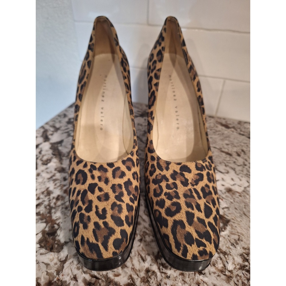 Martinez Valero Leopard Print Platform Heel Satin Leather Pumps‎ Size 10